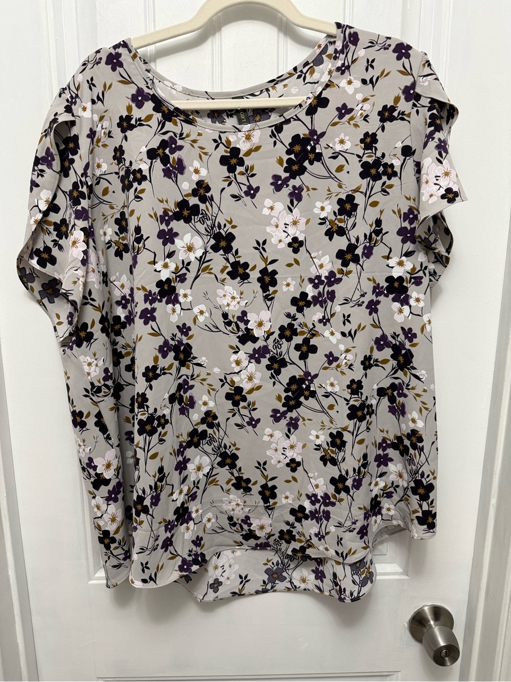 HOTGIFT 2XL Gray Floral Short Sleeve Round Neck Blouse Top Women's (46-3)